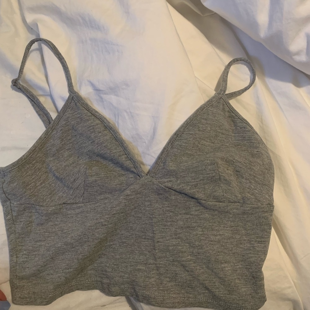 tank crop top🤍